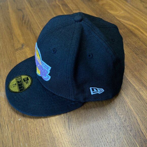 LA LAKERS Official NBA 59Fifty Fitted Cap New Era 7 1/4 57.7cm NEW Hardwood Clas - Picture 3 of 8